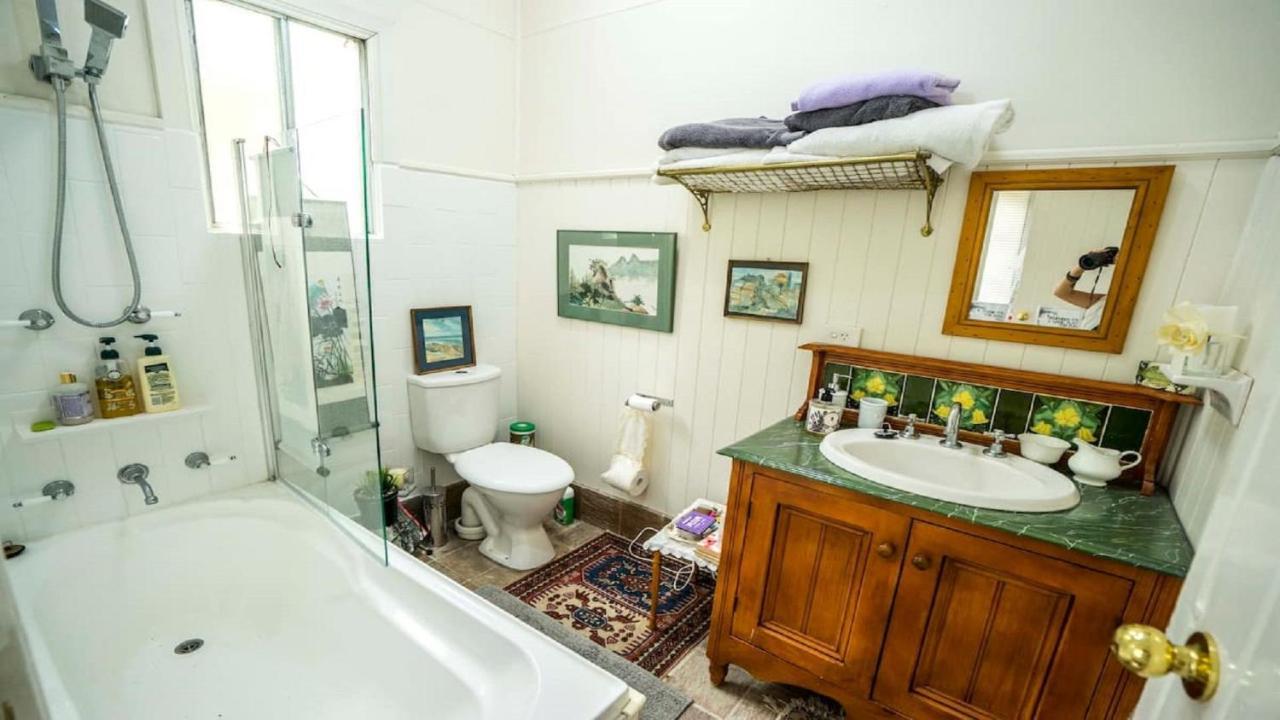 Rose Pine Cottage At Лора Экстерьер фото